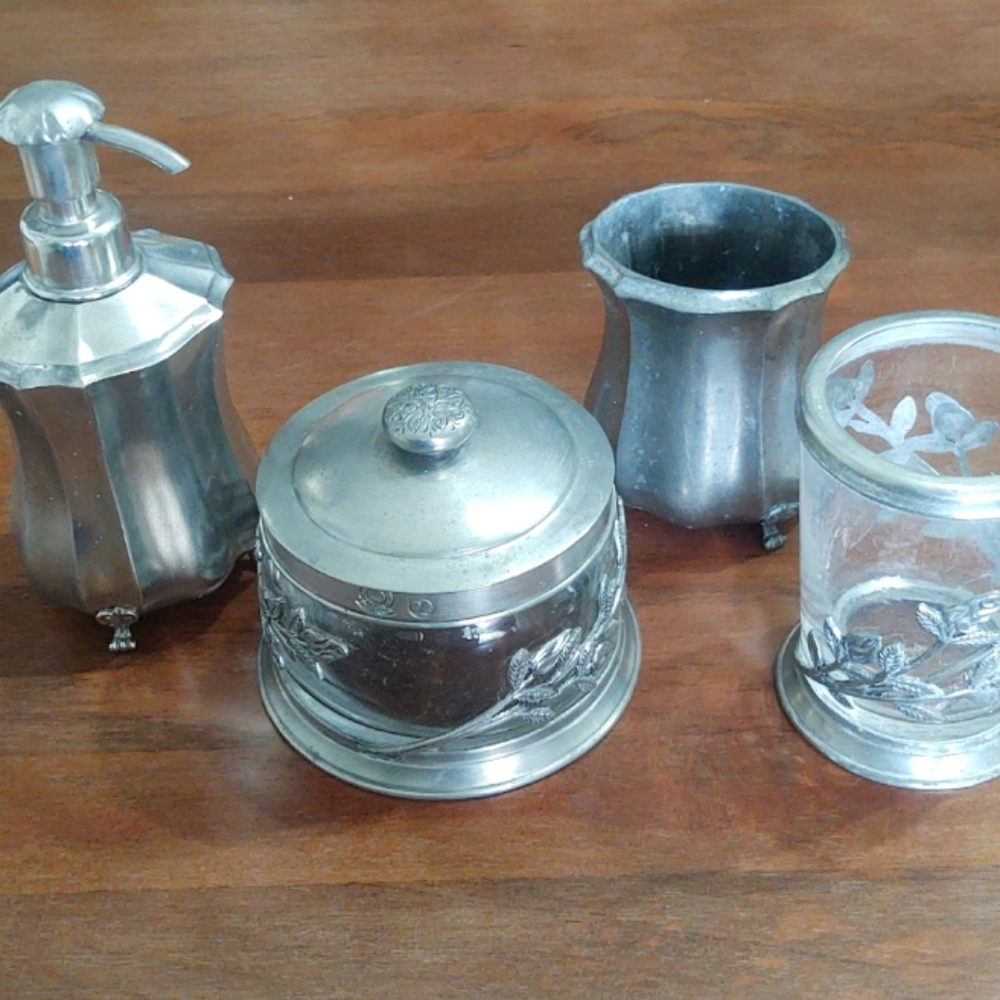 Labrazel SOFIA BRUSH HOLDERLuxury Brush Holder in Italian Pewter